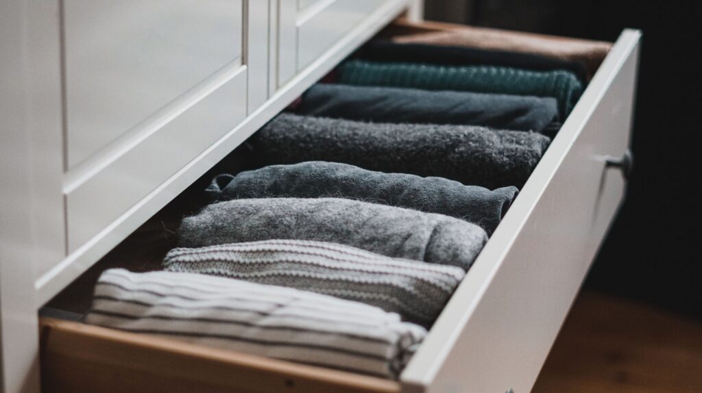 decluttering and organizing session
